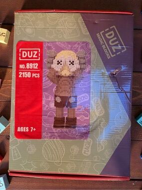 DUZ brand KAWS No.8912 Magic Blocks building set 2150 pieces New